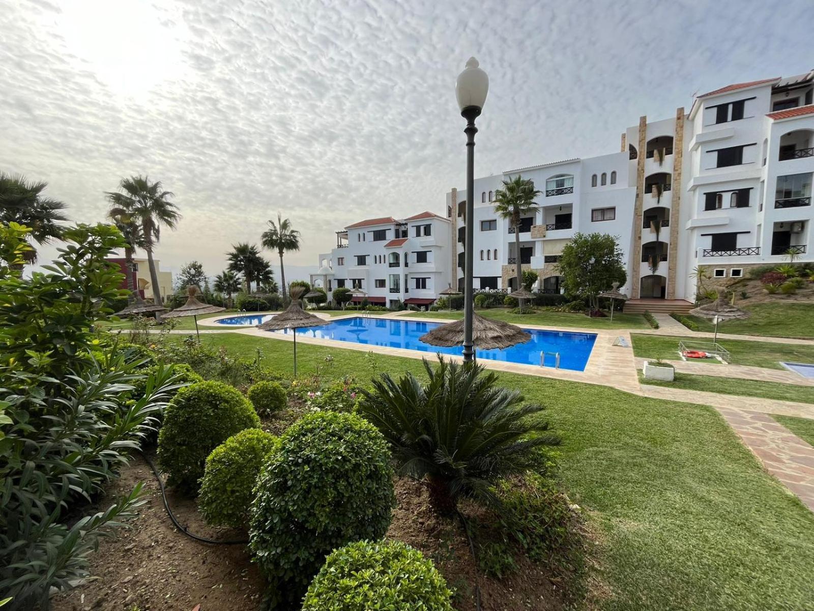 Lilac'S Garden Vue Piscine M'dik Exterior foto