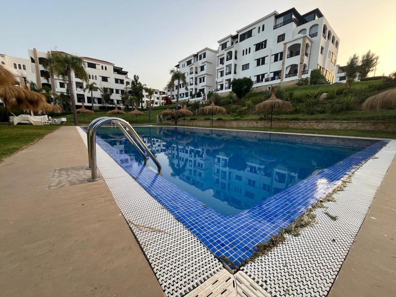 Lilac'S Garden Vue Piscine M'dik Exterior foto